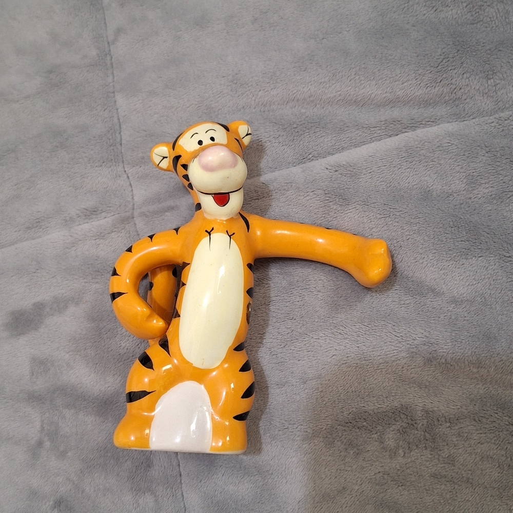 Vantage Disney Tigger Pepper Shaker
